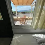 Hotell Niriides *