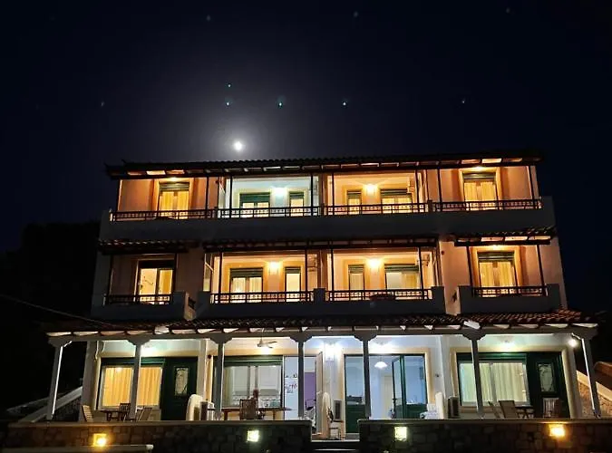 Niriides Otel *